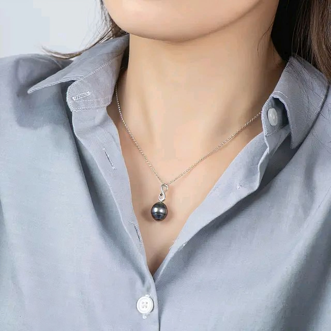 Tahitian baroque pearl pendant necklace