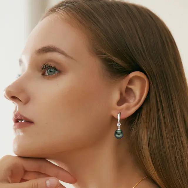 8-9mm Tahitian black pearl earrings