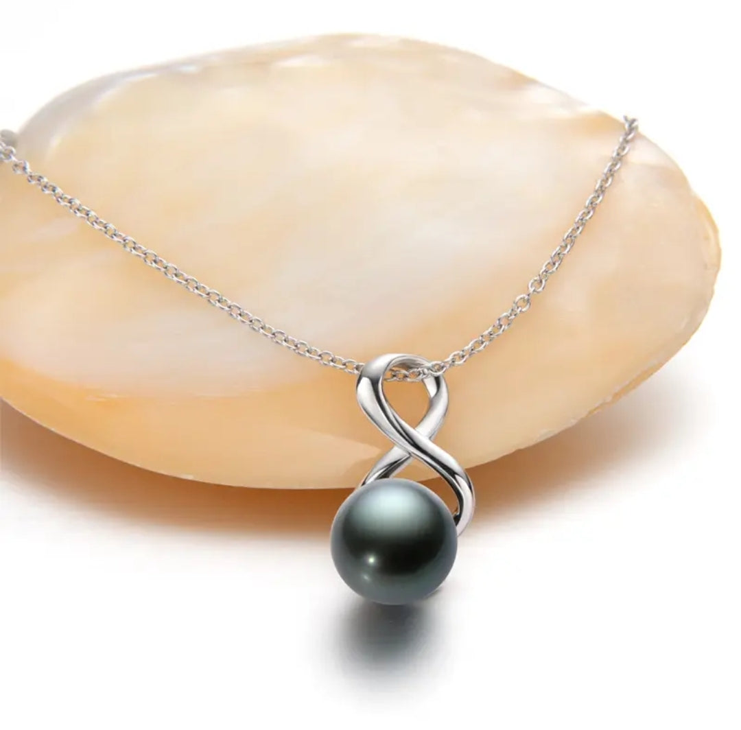 9-9.5mm twisted round pearl pendant necklace