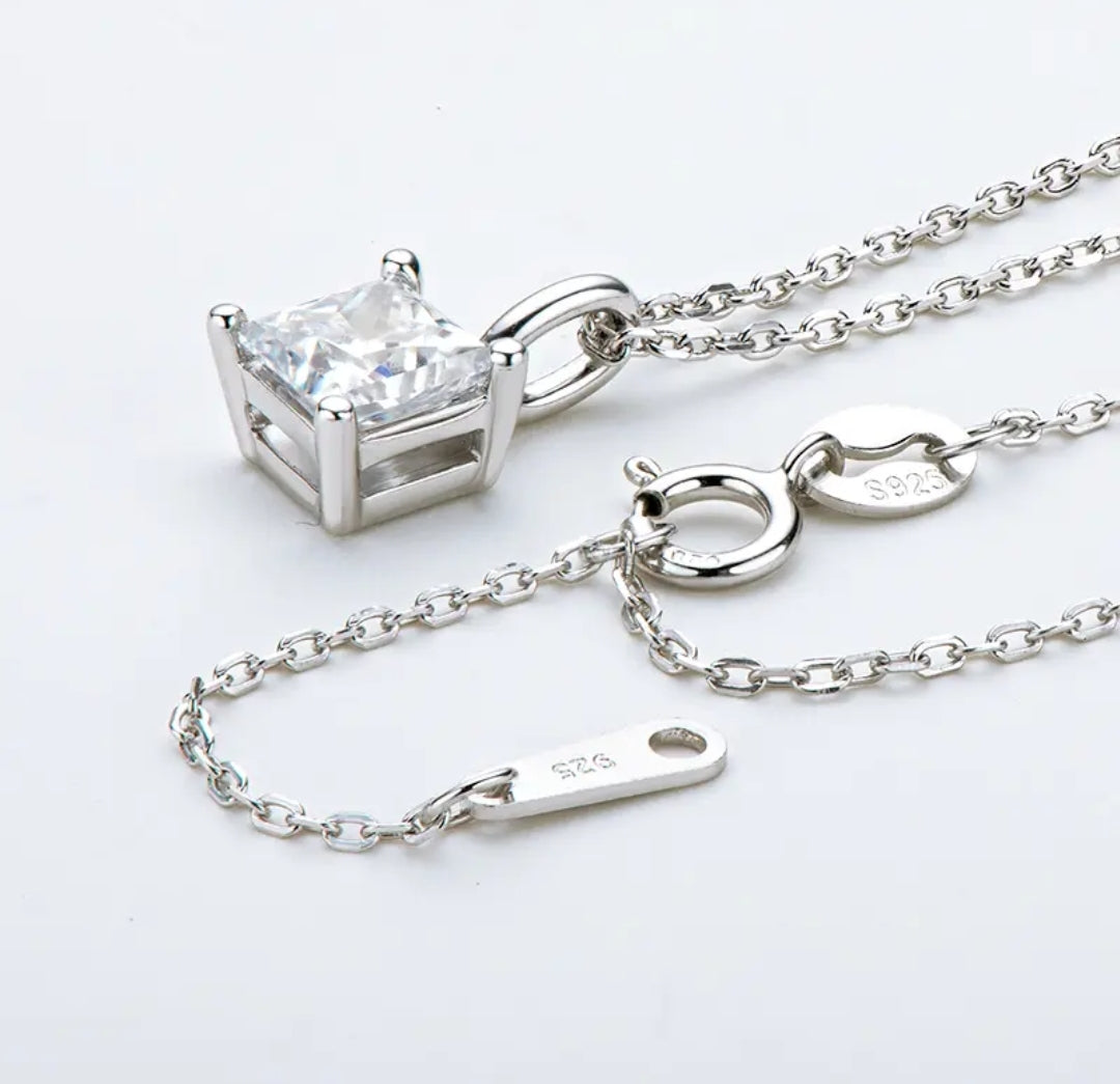 5.5mm Moissanite pendant necklace