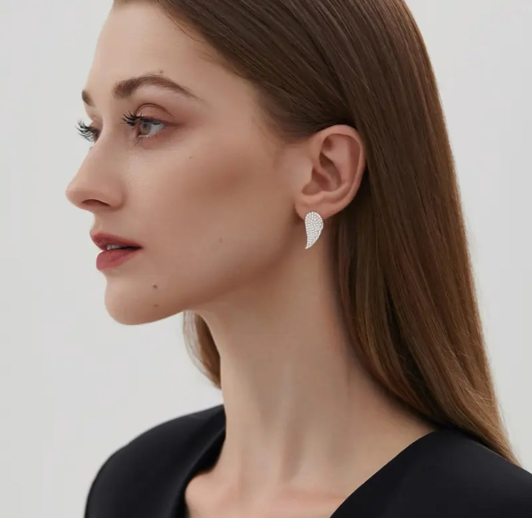 Leaf shape moissanite earrings