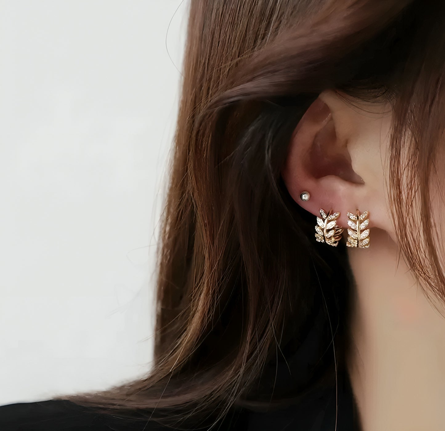 Round leaf moissanite earrings