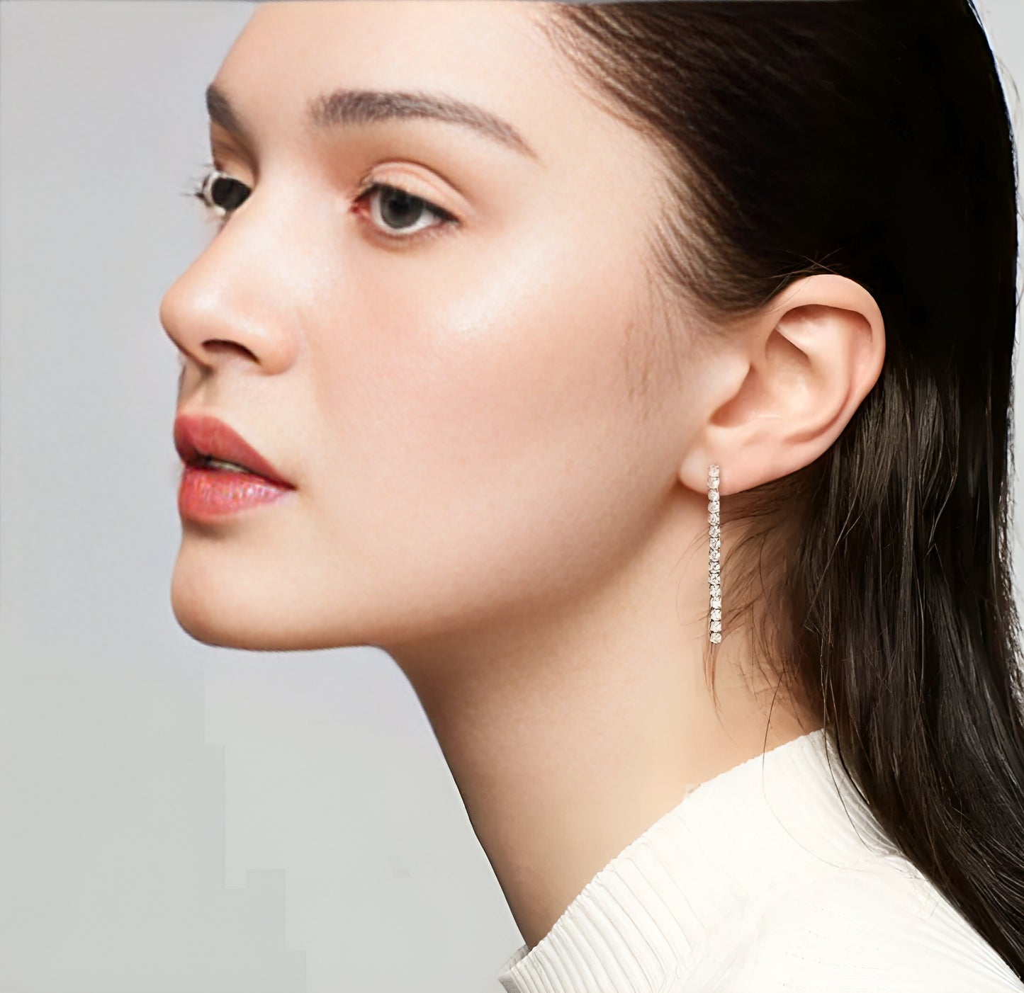 Chain drop earrings with moissanite stones