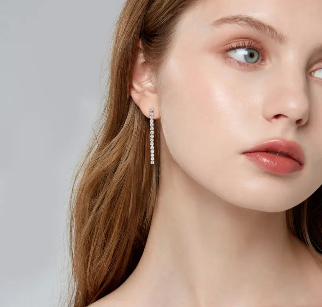 Chain drop earrings with moissanite stones