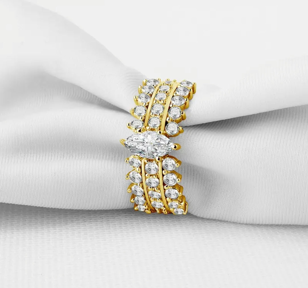 10k solid gold ring with 0.5ct leaf shape moissanite