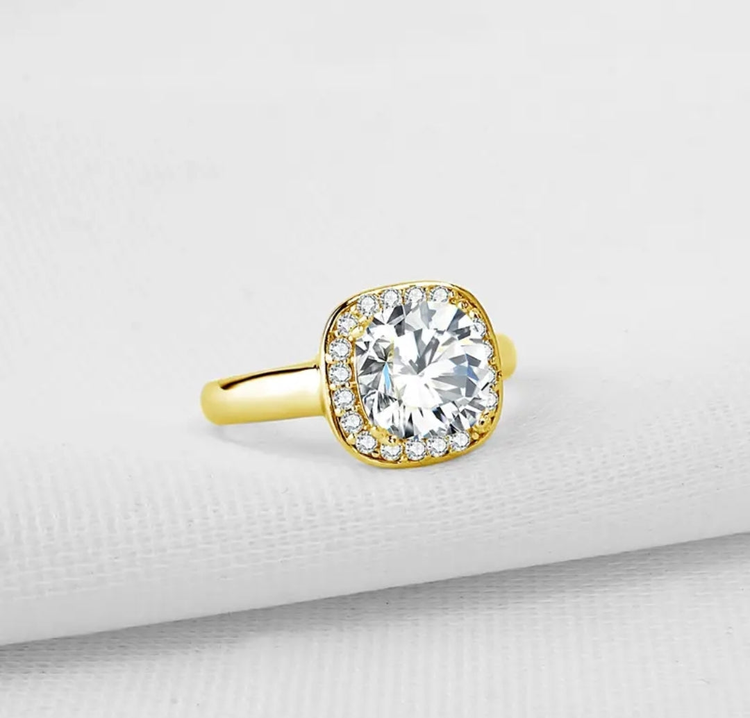 Cushion cut 2.5ct moissanite gold ring