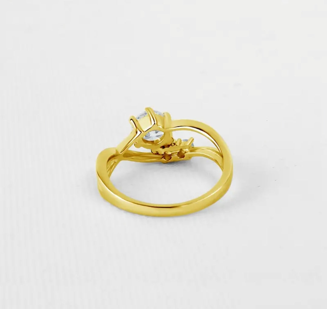 Crossover 6mm moissanite gold ring