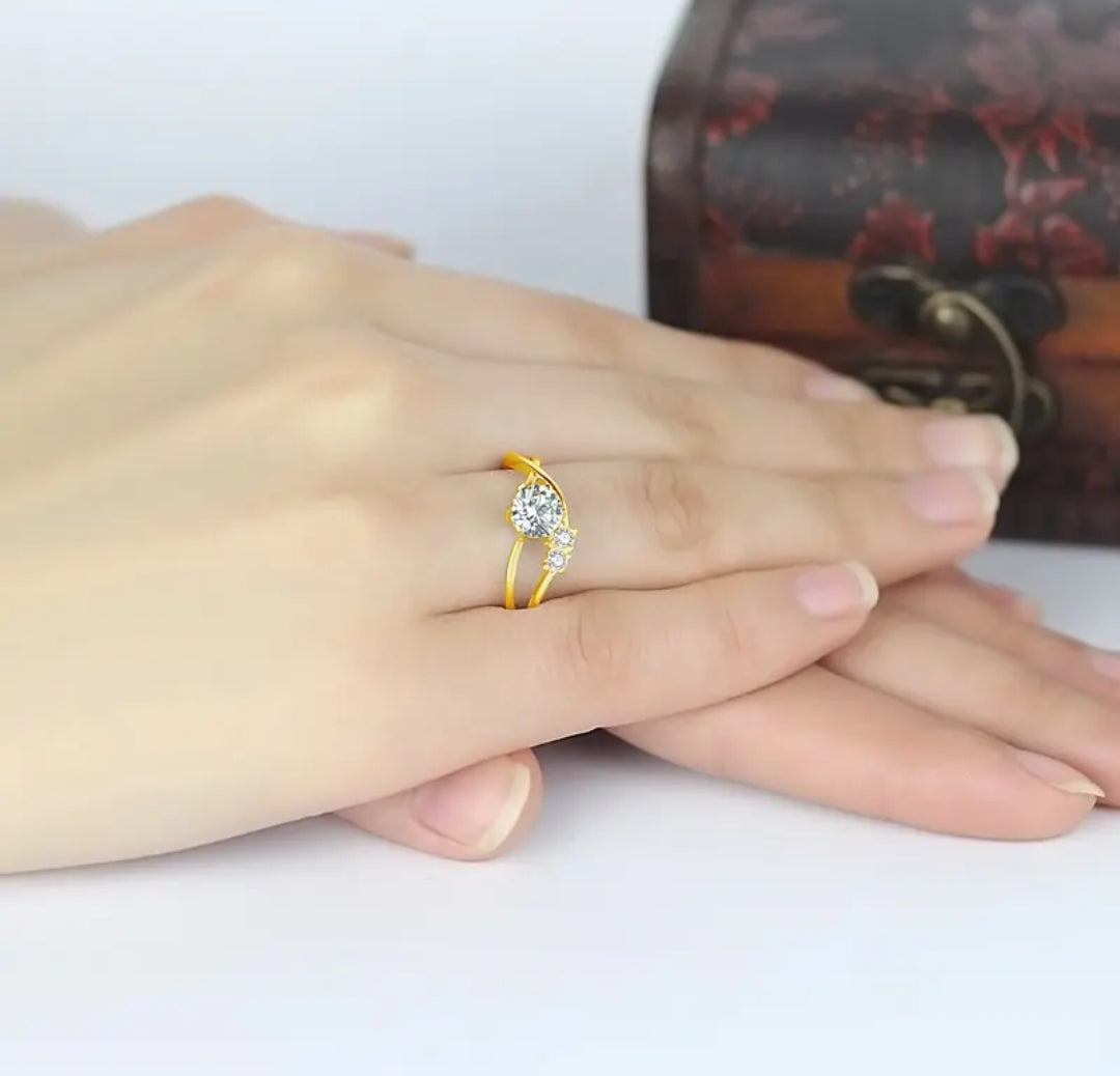 Crossover 6mm moissanite gold ring