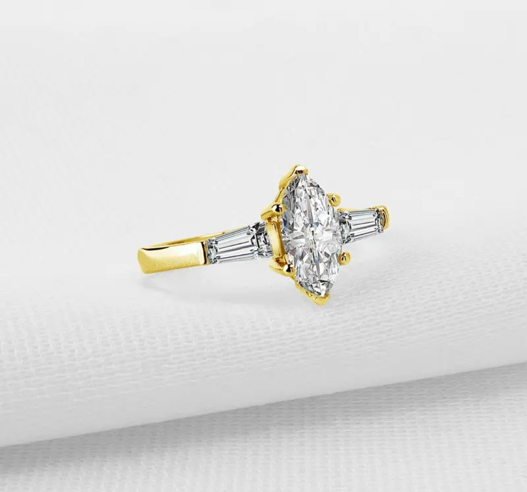 10k gold ring with 1ct brilliant moissanite