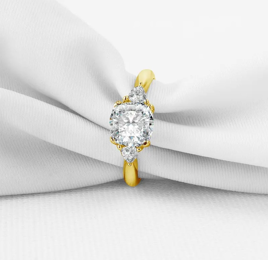 Gold ring with 2ct moissanite