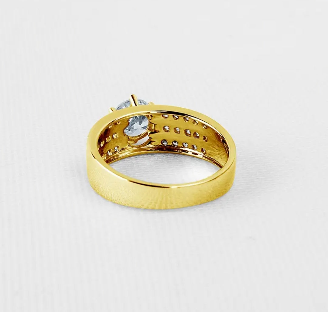Pure Gold ring with 1ct moissanite