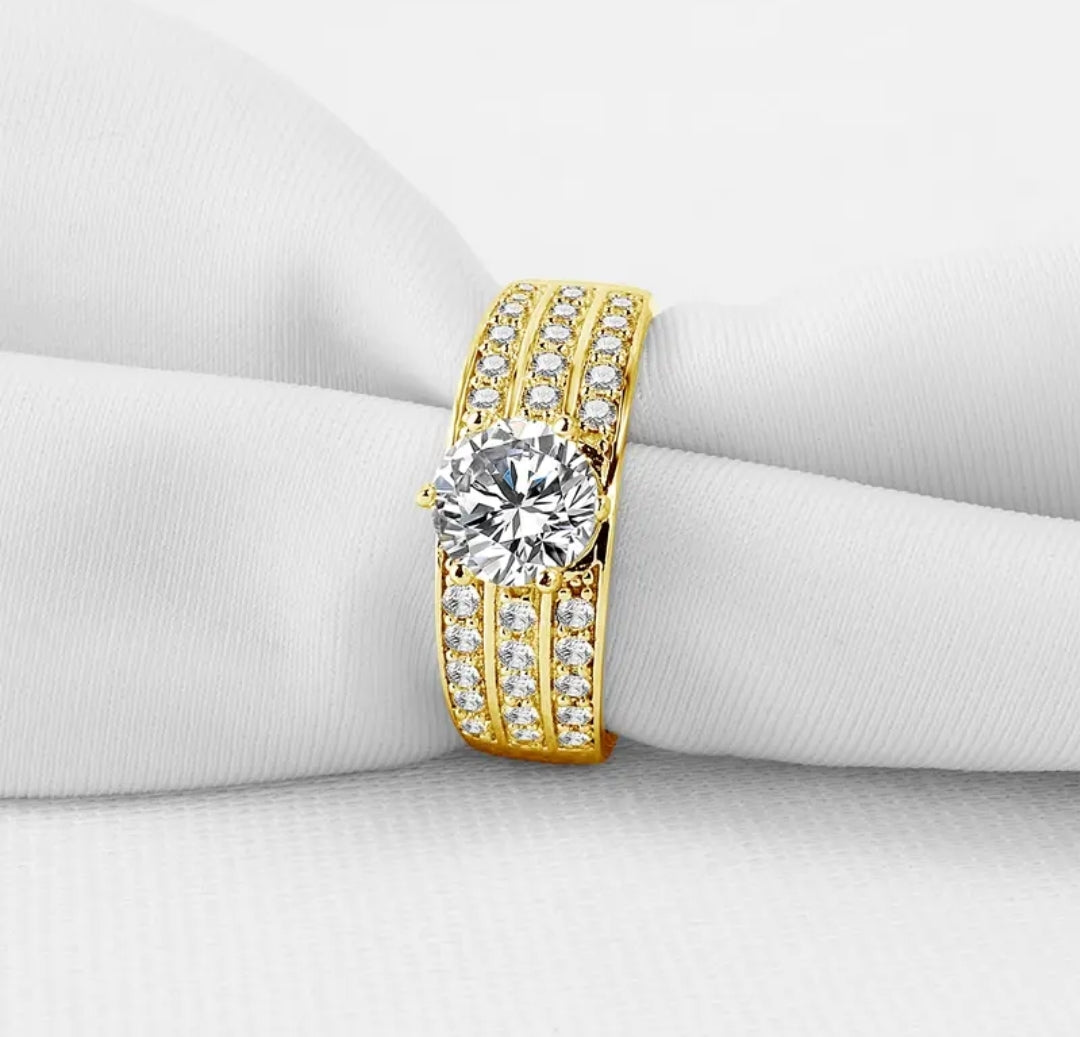 Pure Gold ring with 1ct moissanite