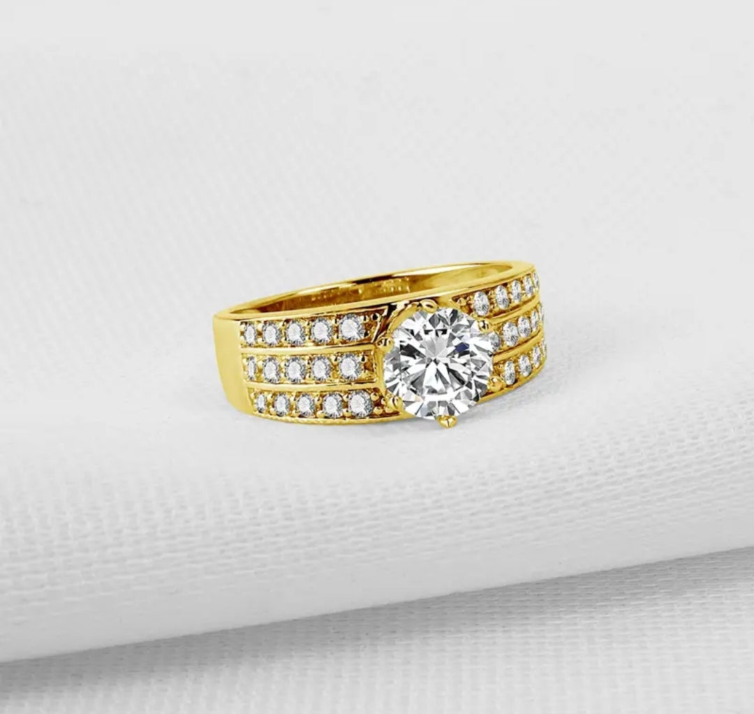 Pure Gold ring with 1ct moissanite