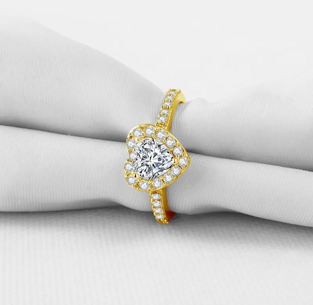 Pure Gold ring with 0.8ct moissanite
