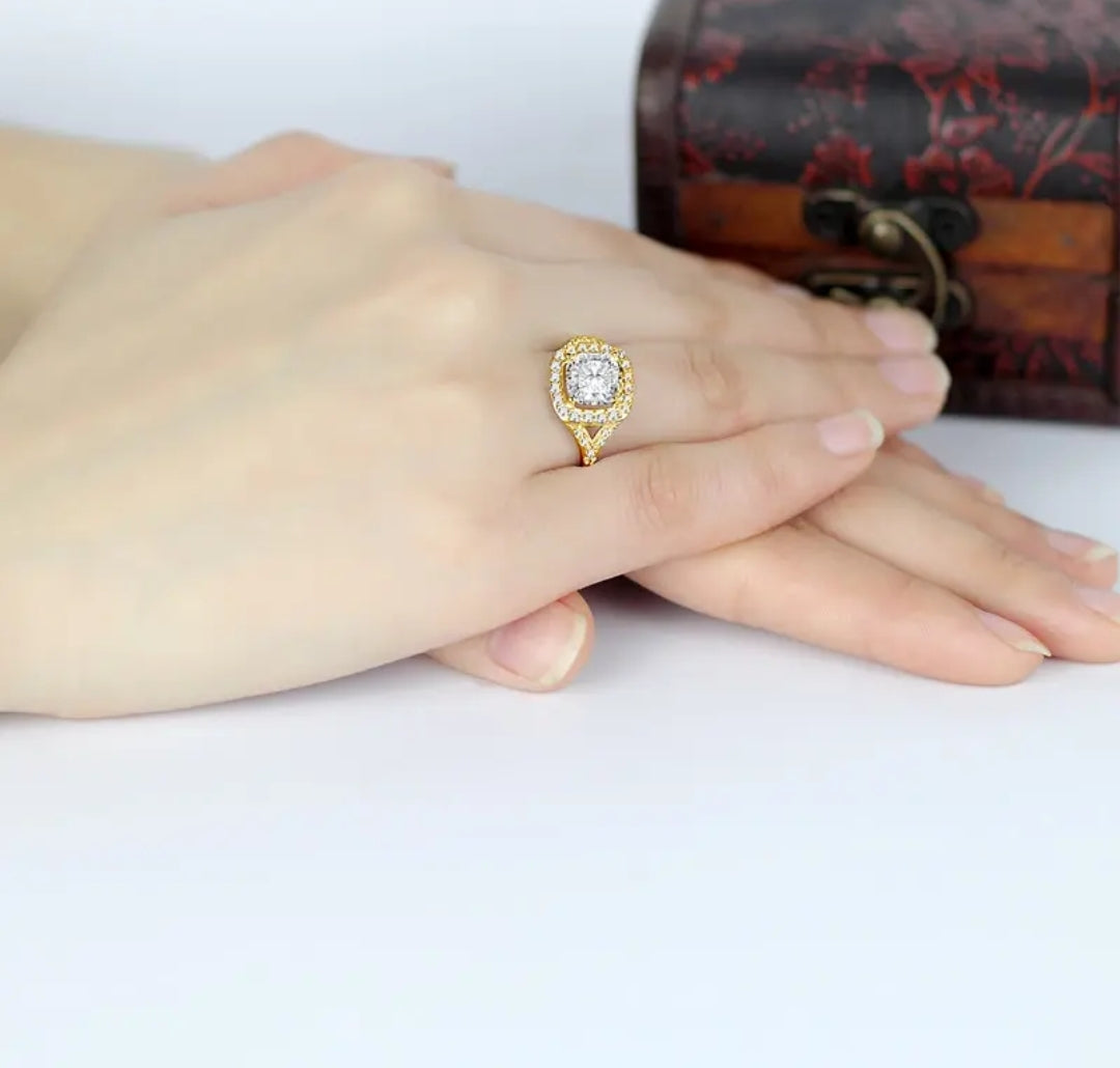 2.5ct solid gold moissanite ring