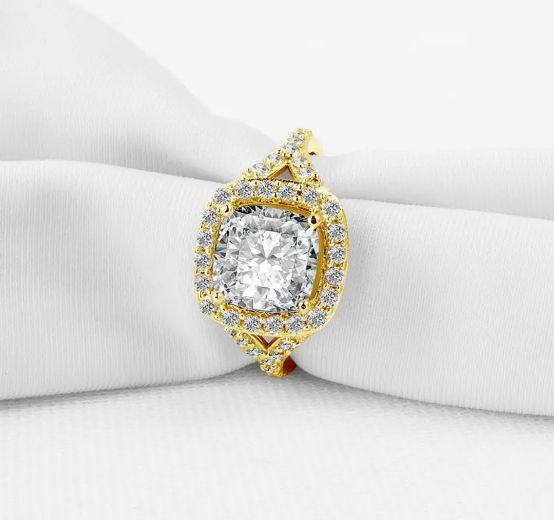 2.5ct solid gold moissanite ring