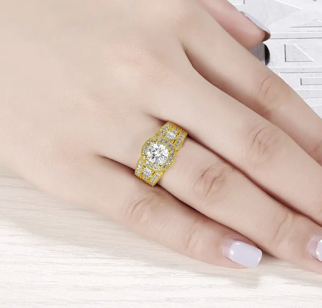 Solid gold 1ct round cut moissanite ring