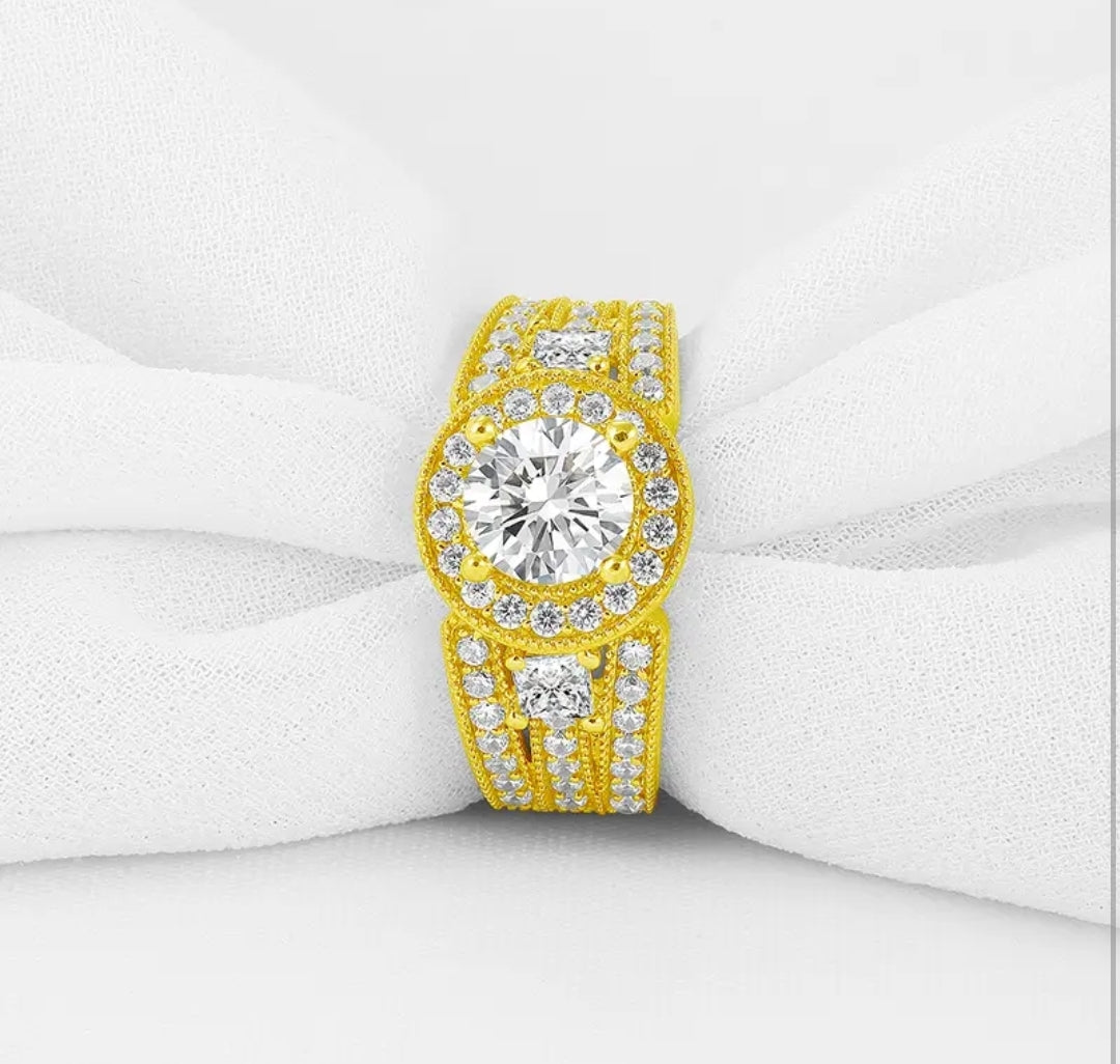 Solid gold 1ct round cut moissanite ring
