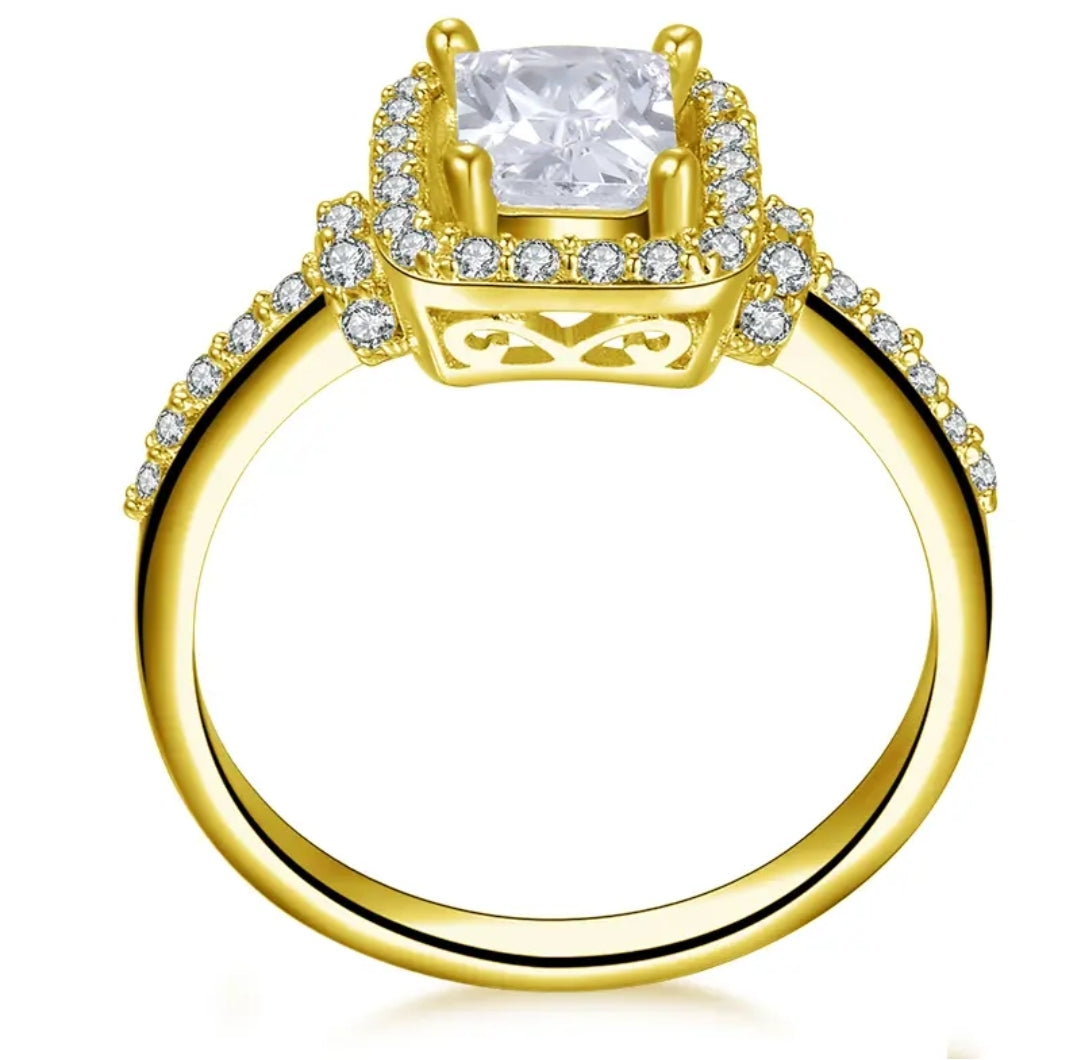 Solid gold 1ct vintage moissanite ring