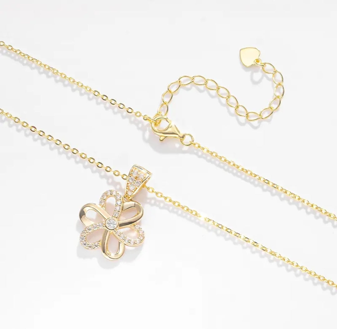 14k solid gold flower shape necklace with 1.3mm zircons