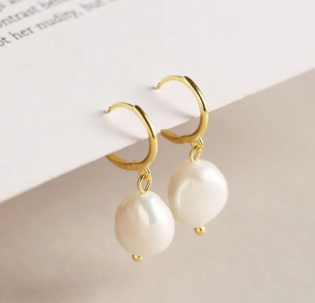10-11mm irregular pearl earrings