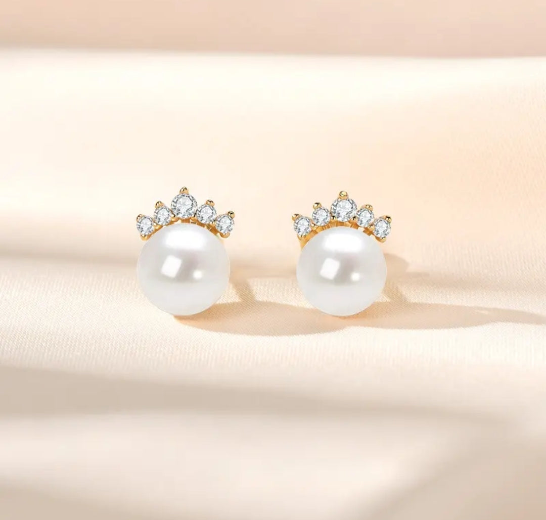 8mm crown pearl earrings
