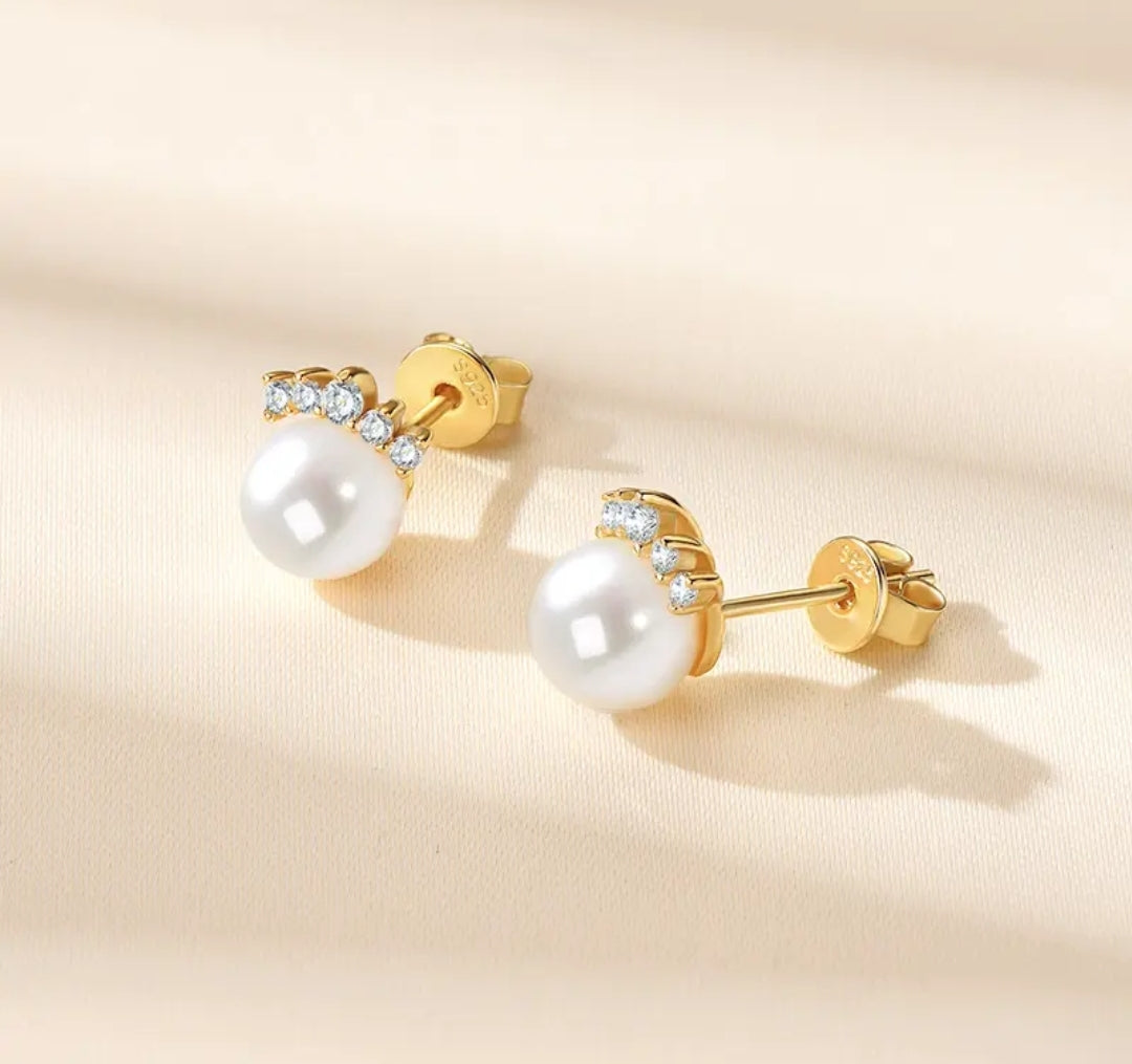 8mm crown pearl earrings