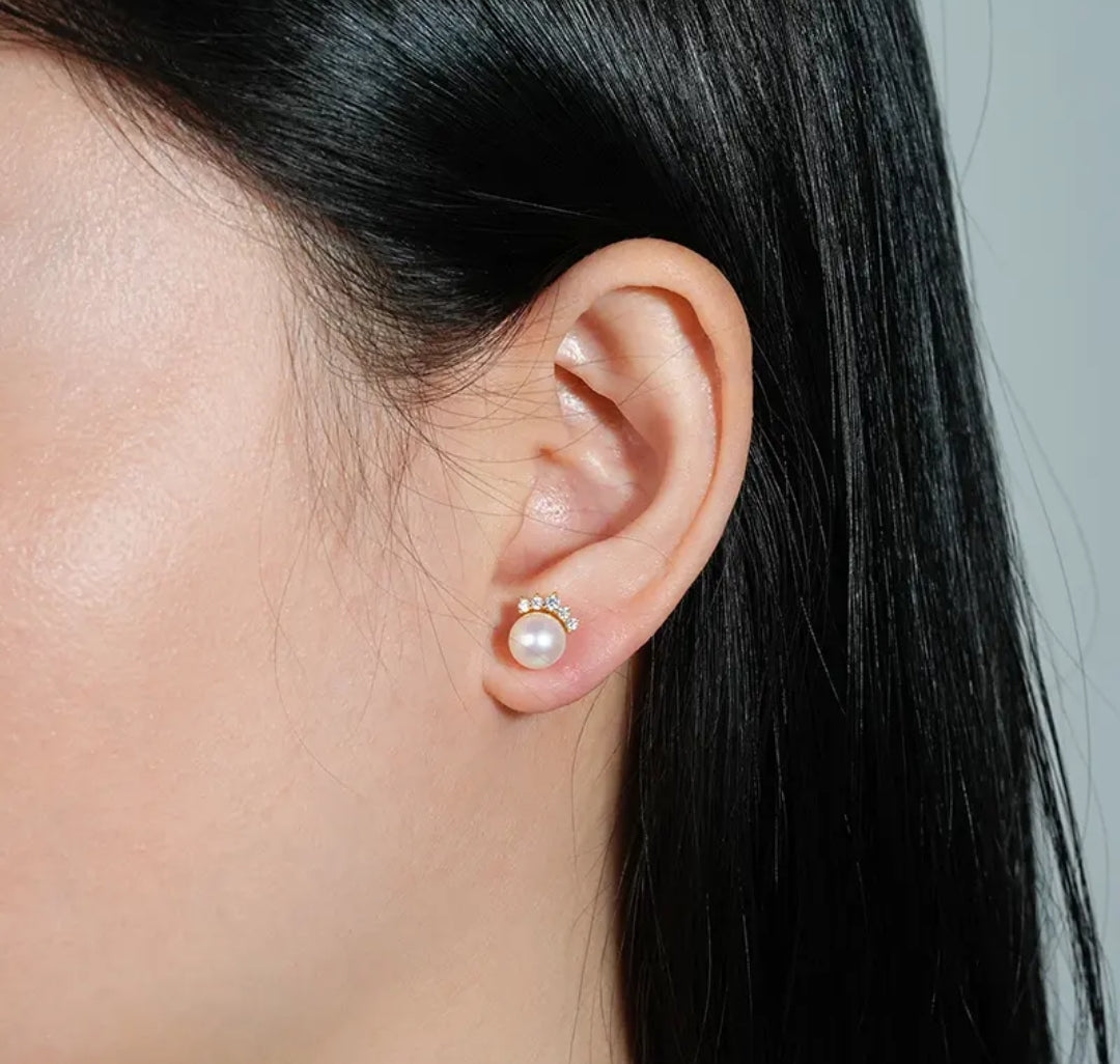 8mm crown pearl earrings
