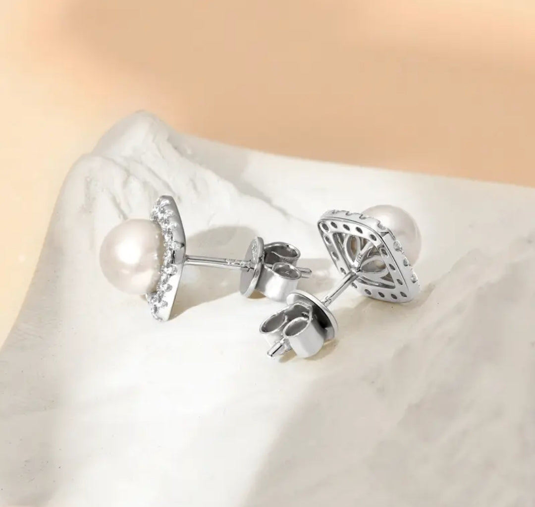6mm stud pearl earrings