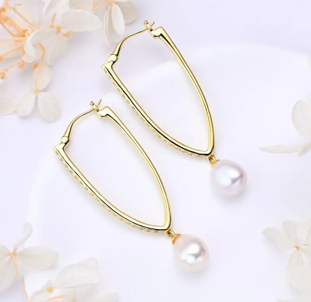 10mm white baroque pearl earrings