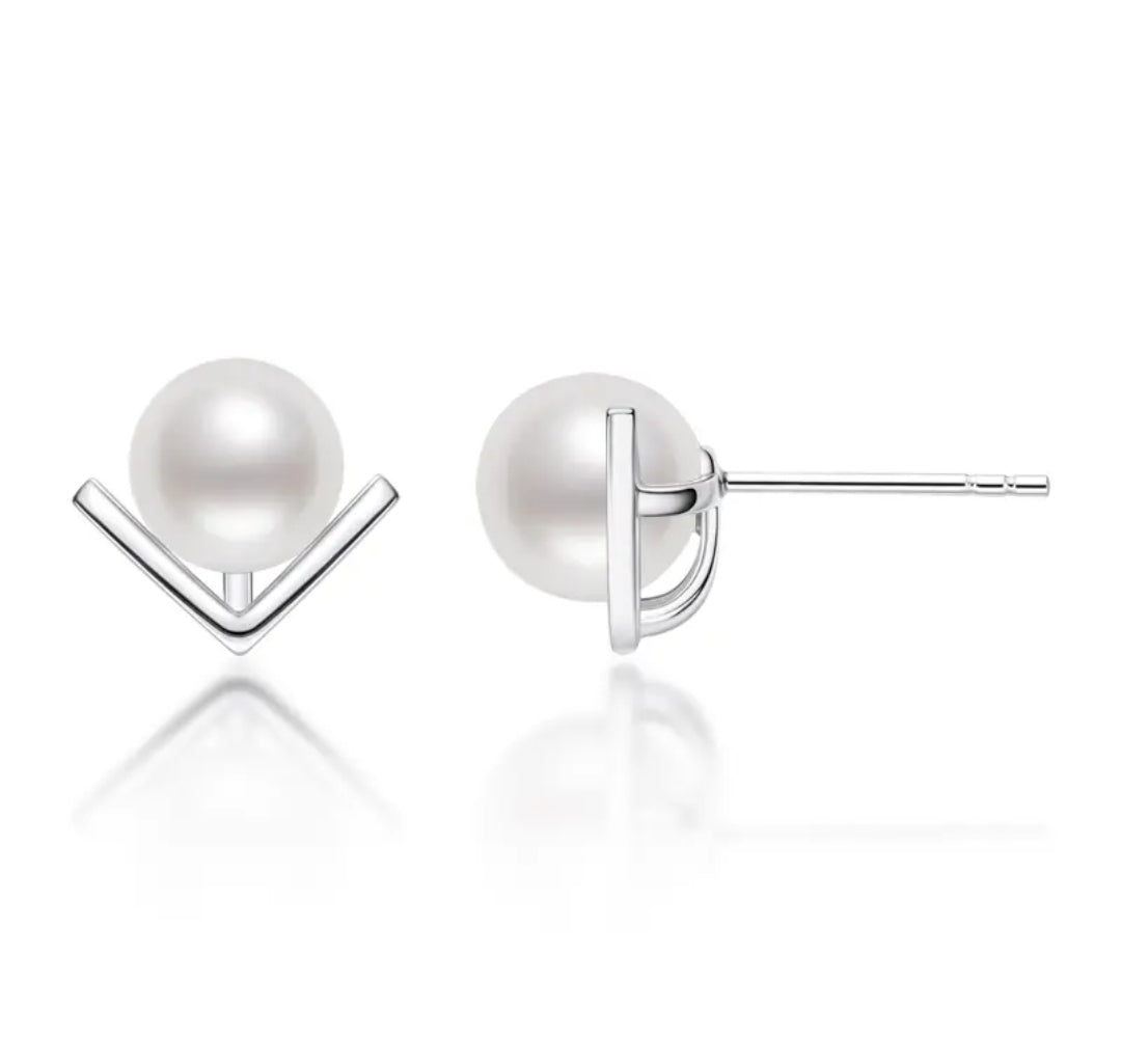 7-7.5mm V shape pearl earrings