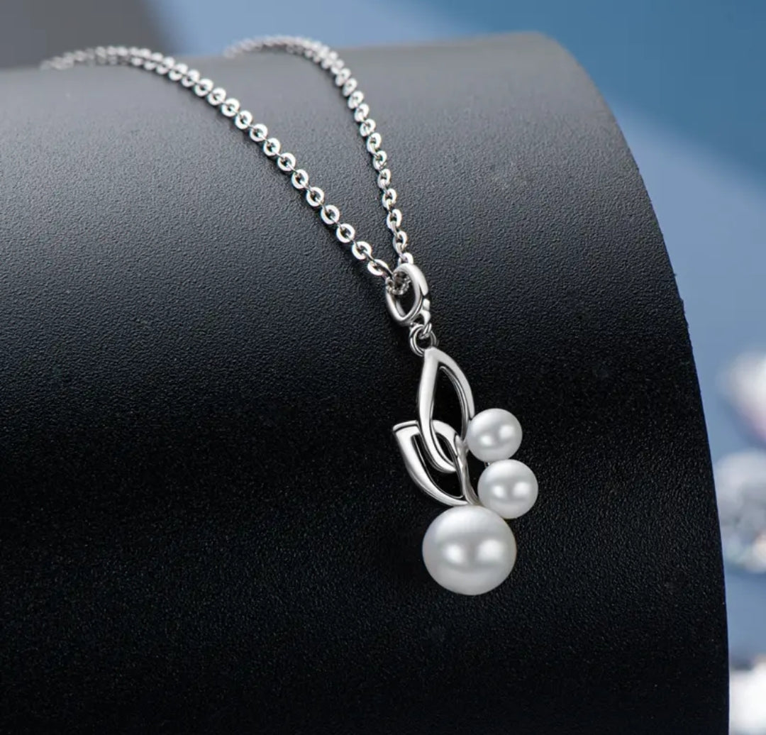 3-6mm leaf shape 3 pearl pendant necklace