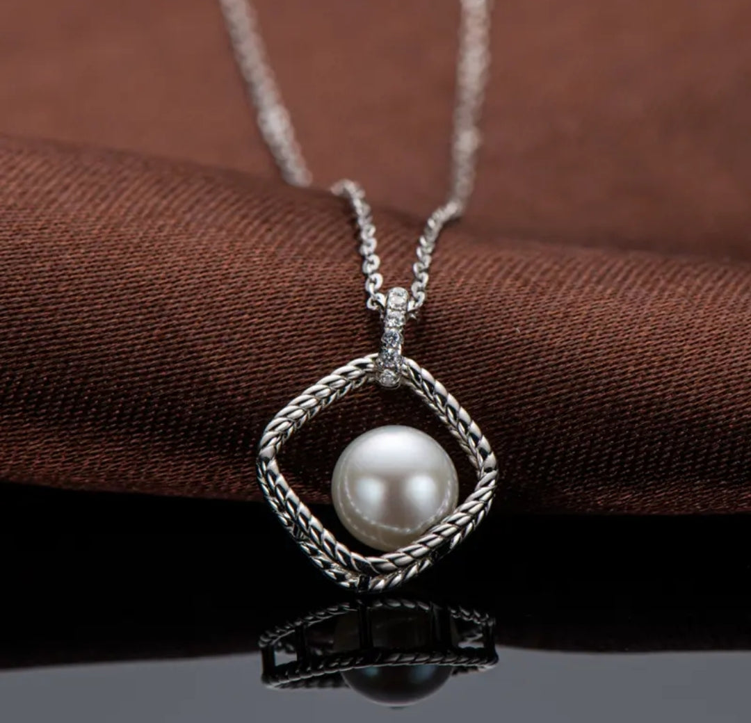 7-7.5mm square shape pearl pendant necklace