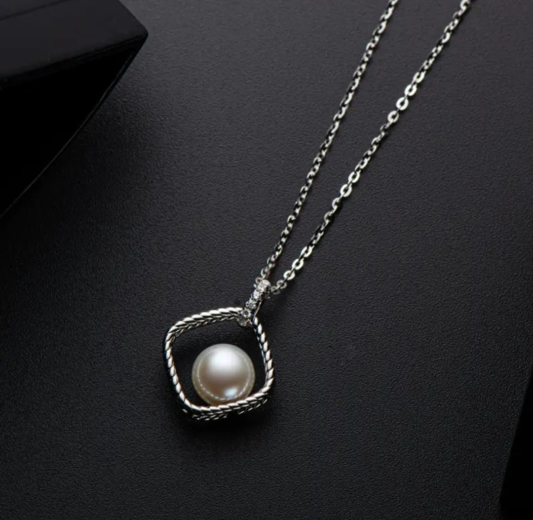7-7.5mm square shape pearl pendant necklace