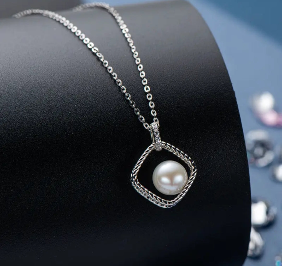 7-7.5mm square shape pearl pendant necklace