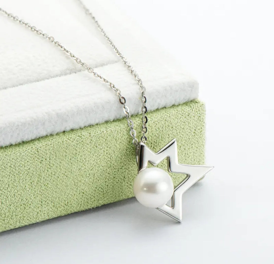 7.5-8mm Unique star shape pendant necklace