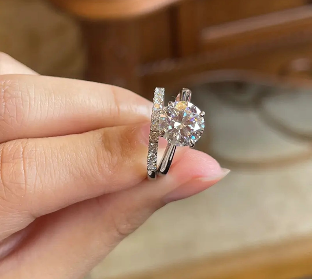 8mm and 2mm*13pcs moissanite engagement ring