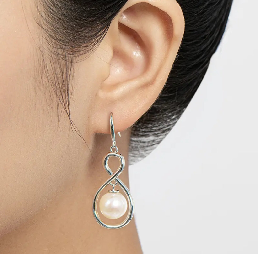 8.5-9mm round pearl earrings