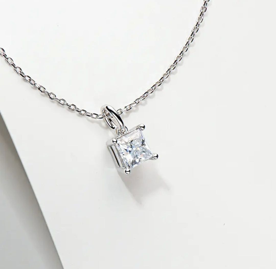 5.5mm Moissanite pendant necklace