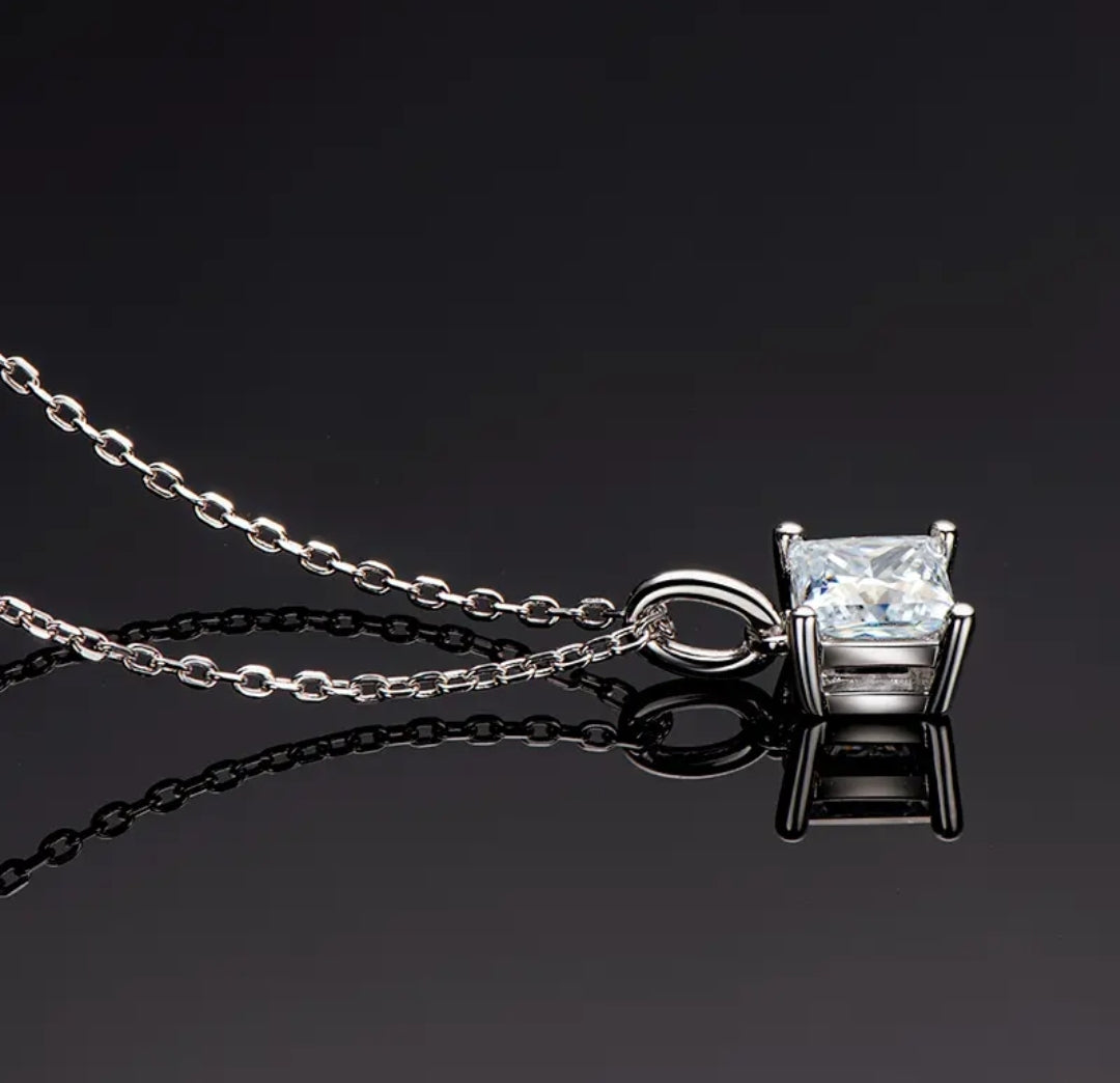 5.5mm Moissanite pendant necklace
