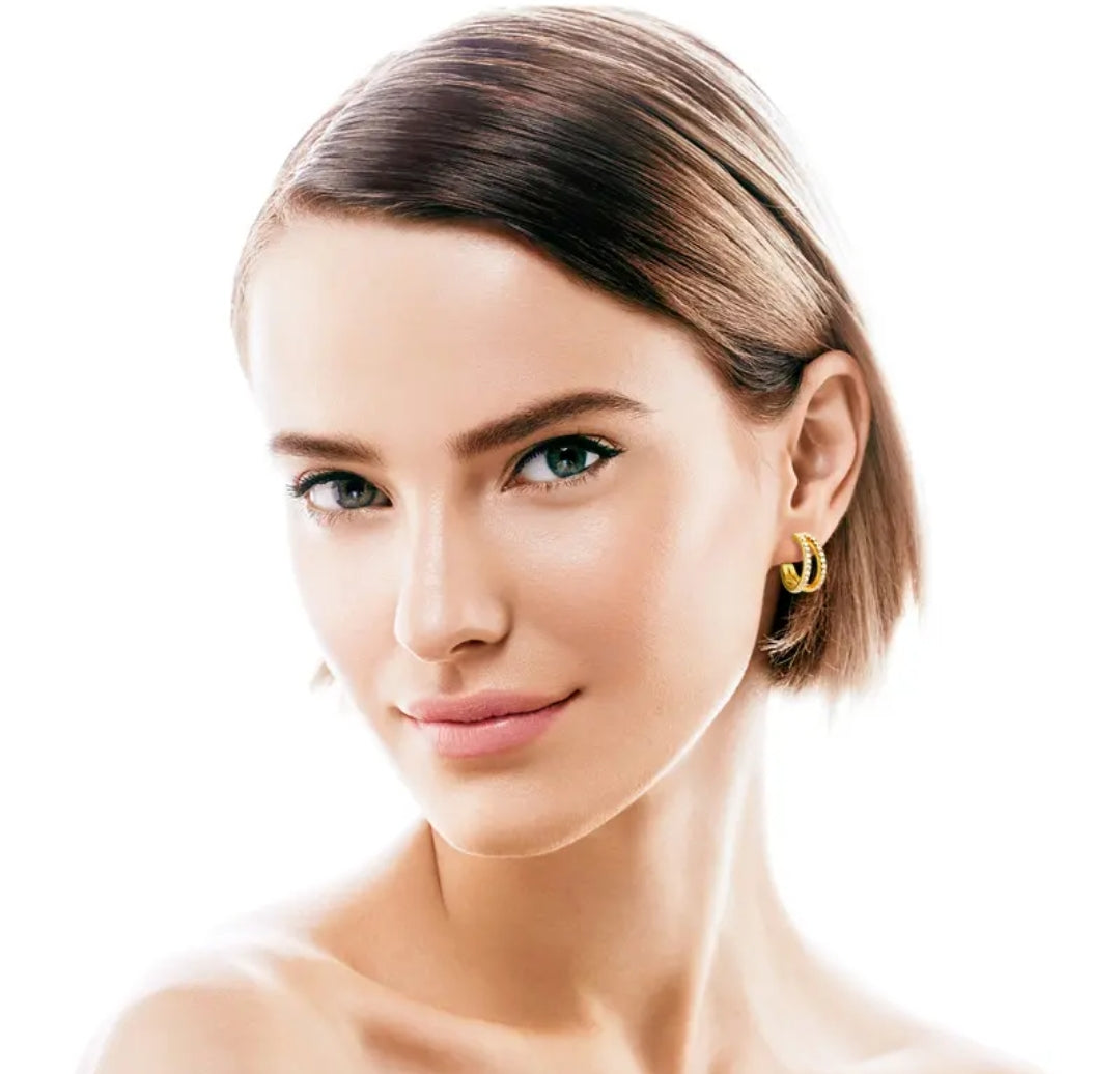 Moissanite earrings with C shape