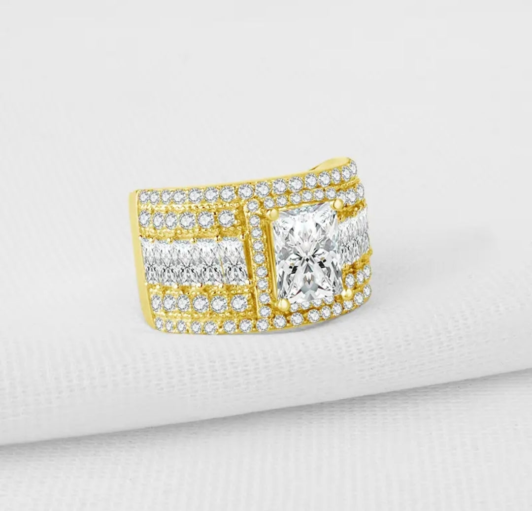 10k solid gold ring with 2ct moissanite