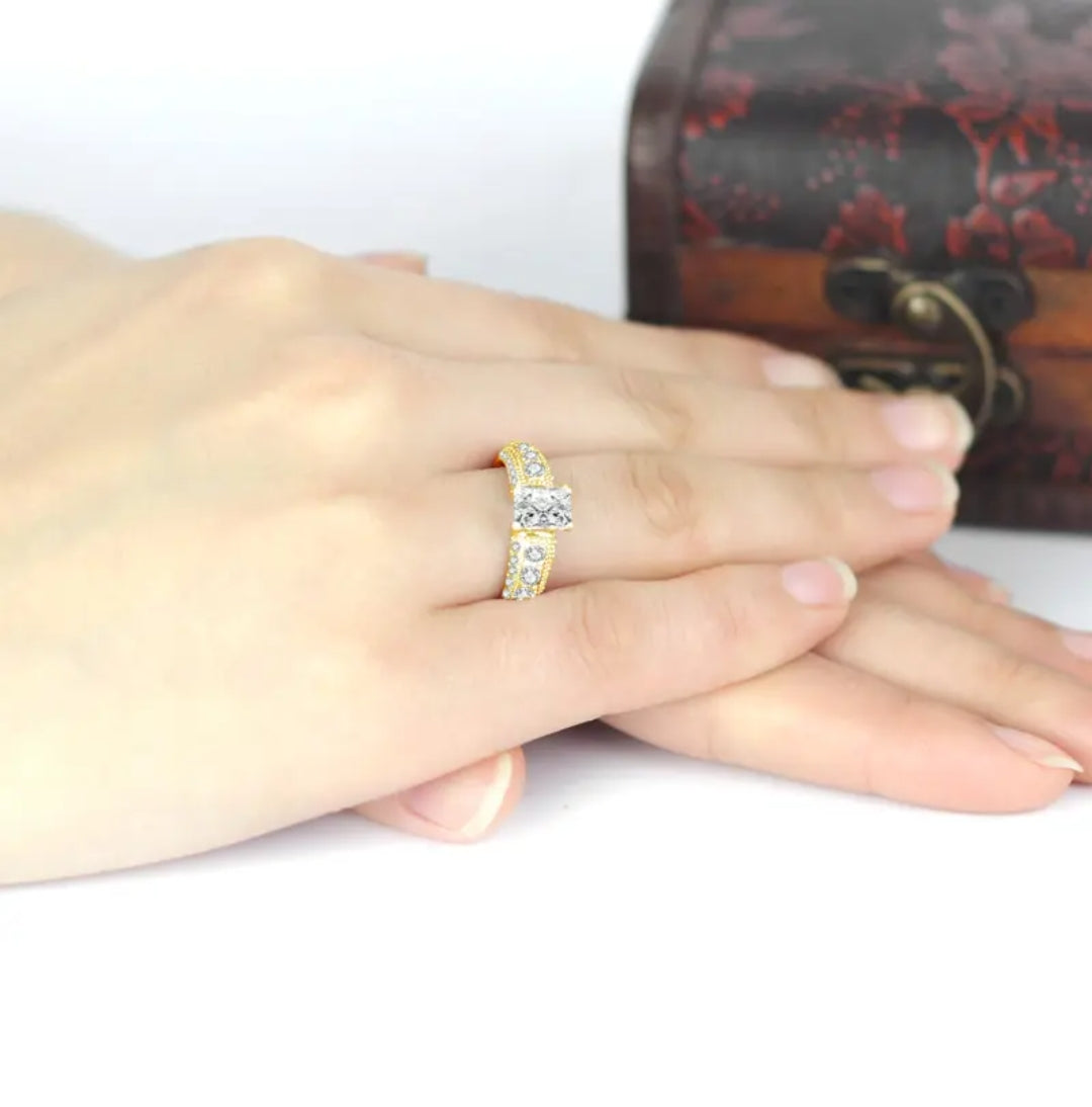 10k solid gold ring with 1 sparkling moissanite