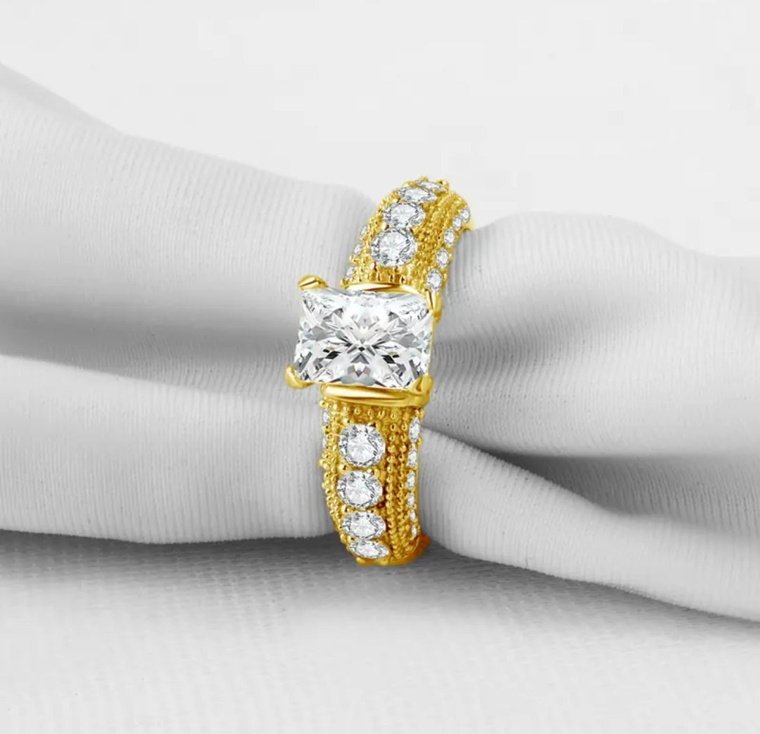 10k solid gold ring with 1 sparkling moissanite