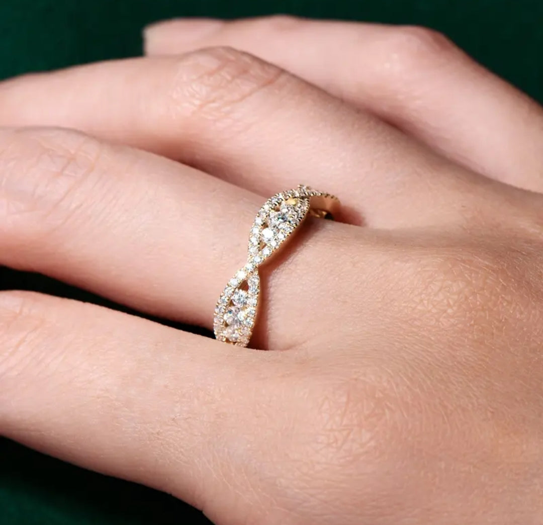 10k solid gold ring with 2.4mm 1.8mm 1mm moissanite