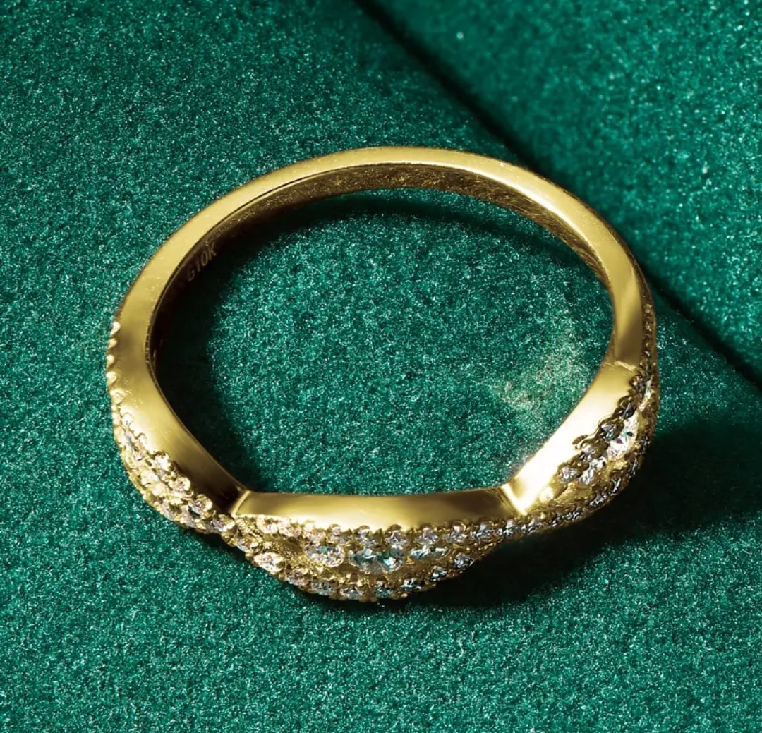 10k solid gold ring with 2.4mm 1.8mm 1mm moissanite