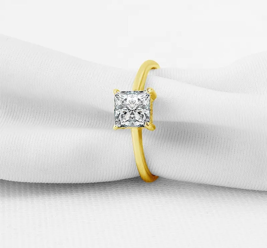 10k gold ring with 1ct square moissanite
