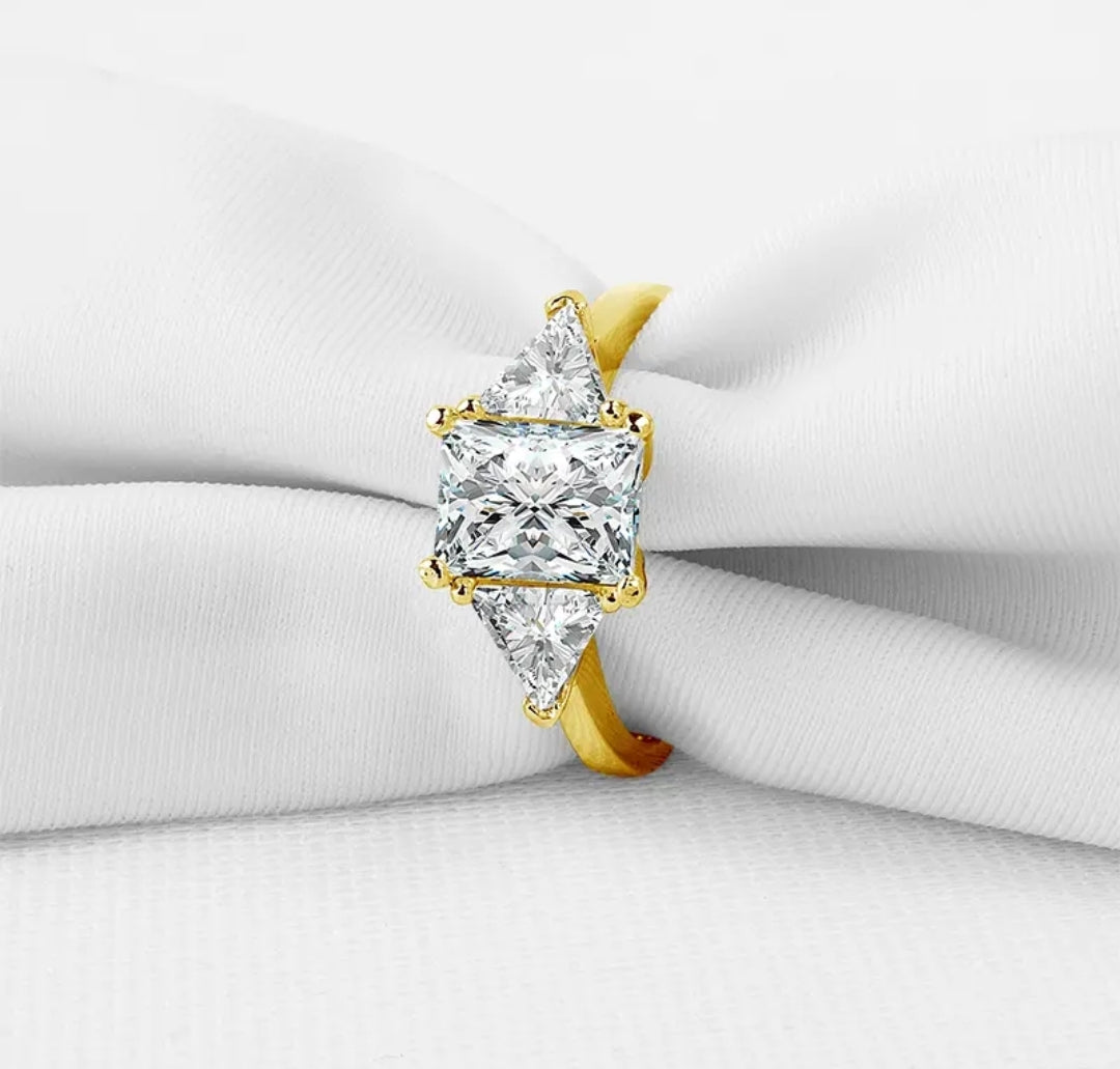 10k gold ring with 2ct brilliant moissanite