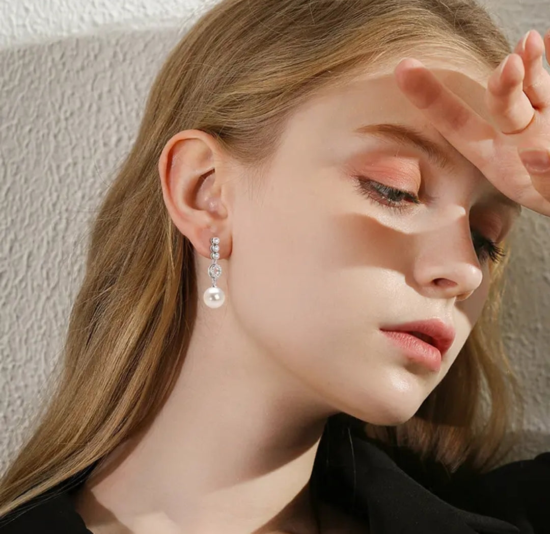Cultured freshwater pearl drop earrings