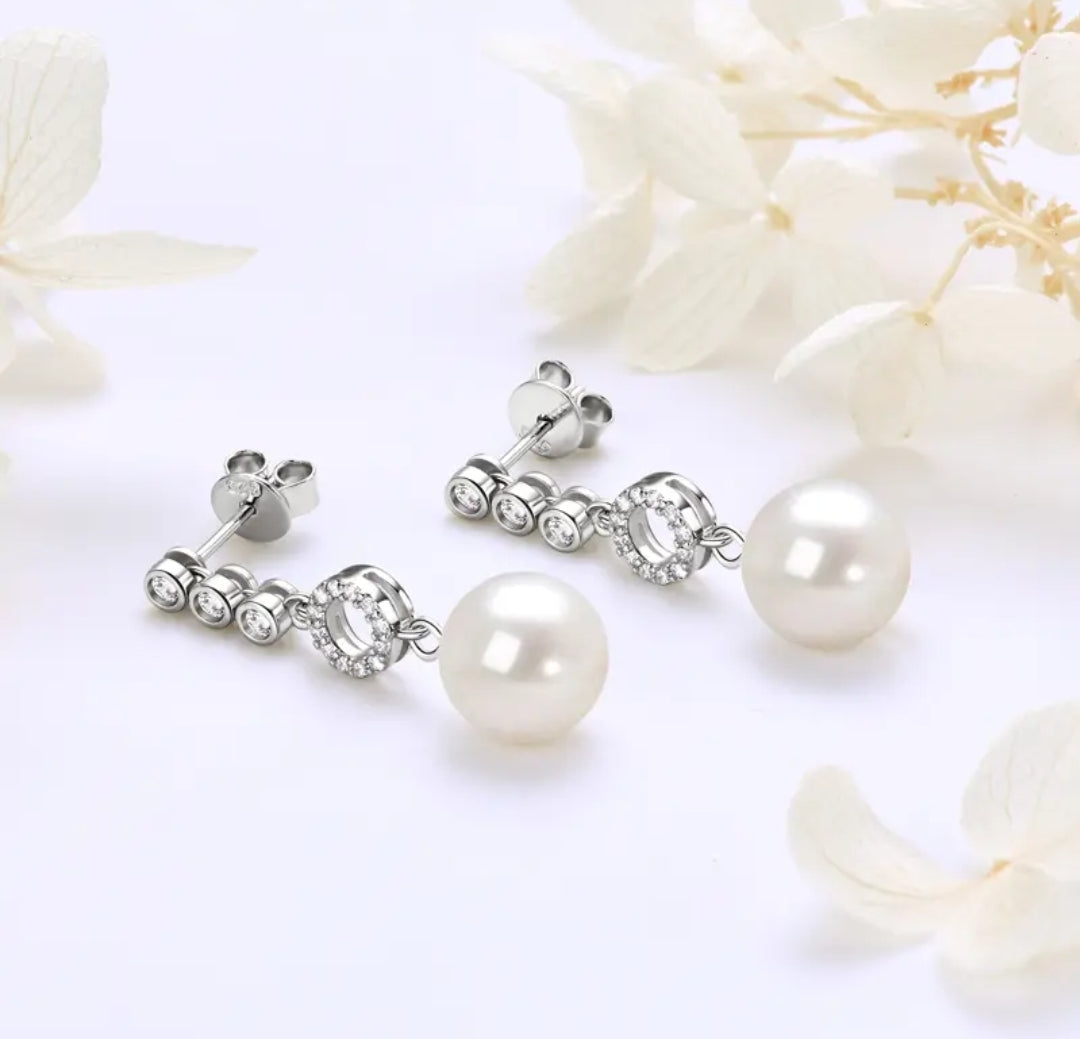 Cultured freshwater pearl drop earrings